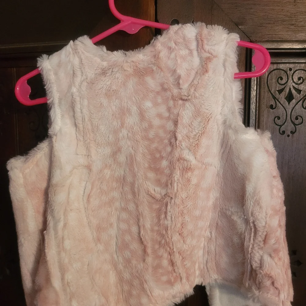 EUC girls deer minky print vest in light pink size 3T. - Picture 2 of 2